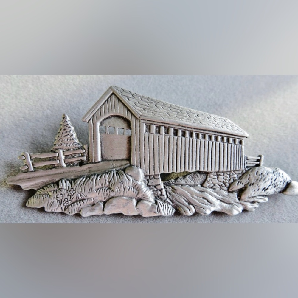 JJ Jonette Old Country Covered Bridge Brooch Pin